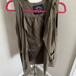 Chocolate Women's Tan Sleeveless Jacket